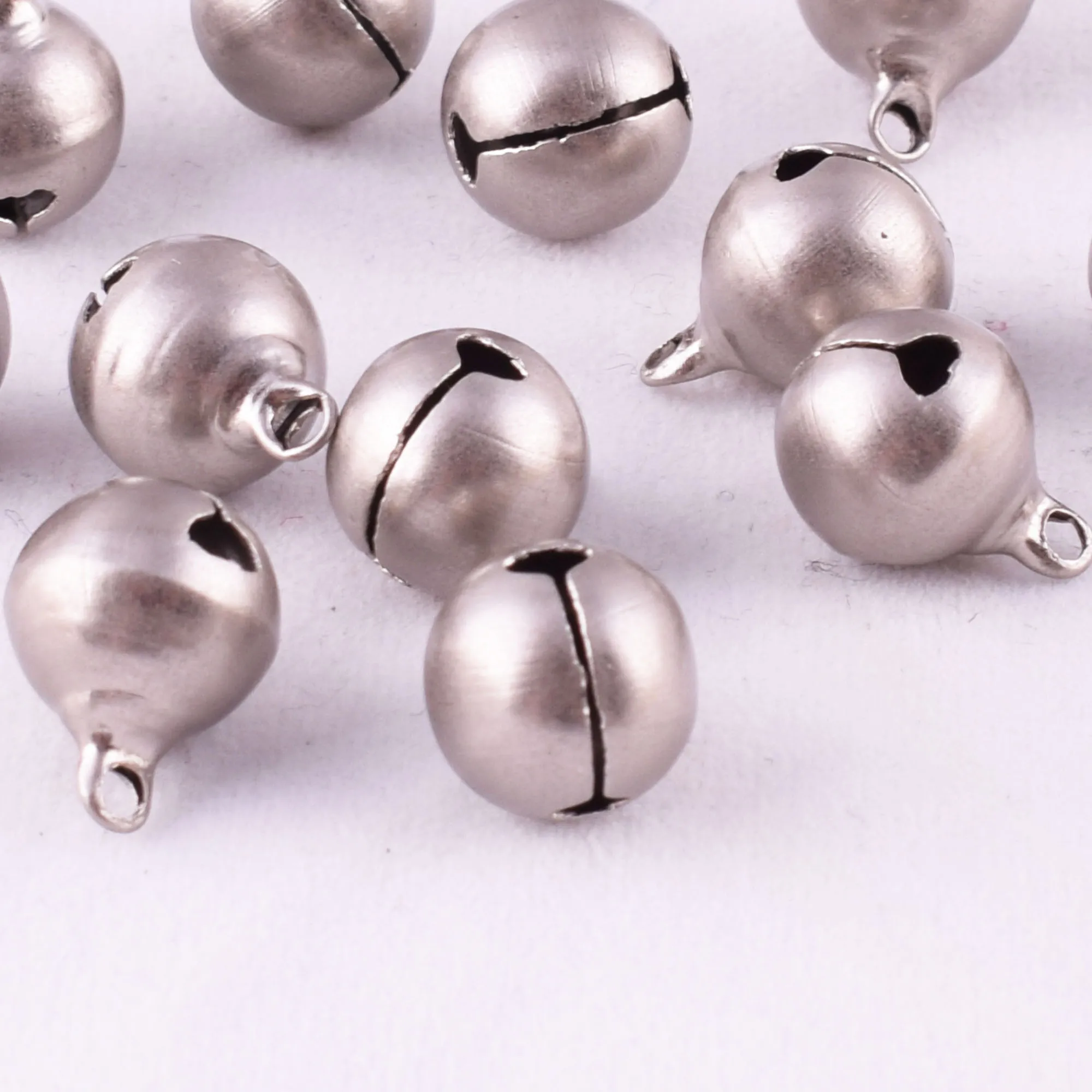 

50pcs Jingle Bells Christmas Bell 15mm Matte Sliver Small Charms Craft Bell Bulk Charming DIY Jewelry Bells for Garland Festival