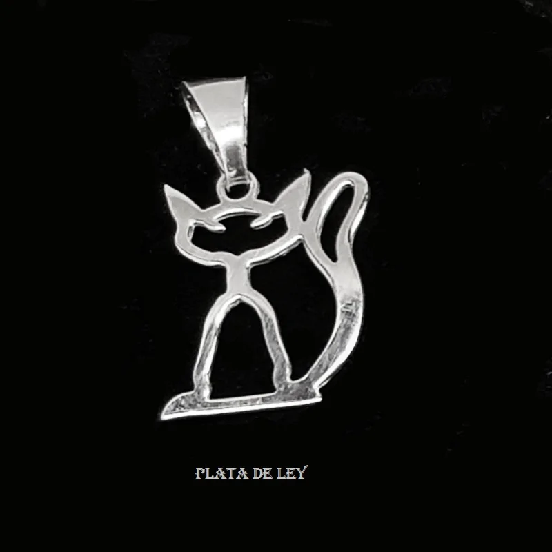 Cat pendant design 1,7 cm sterling silver + handle and with gift case. Totally 925 sterling silver