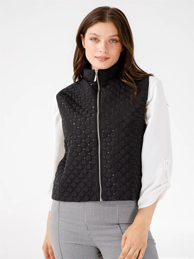 

Stamp Decoration Quilted Fabric Zippered And Pocketed Black Color Womens Vest 2022 New Fashion Stylish Style Outwear