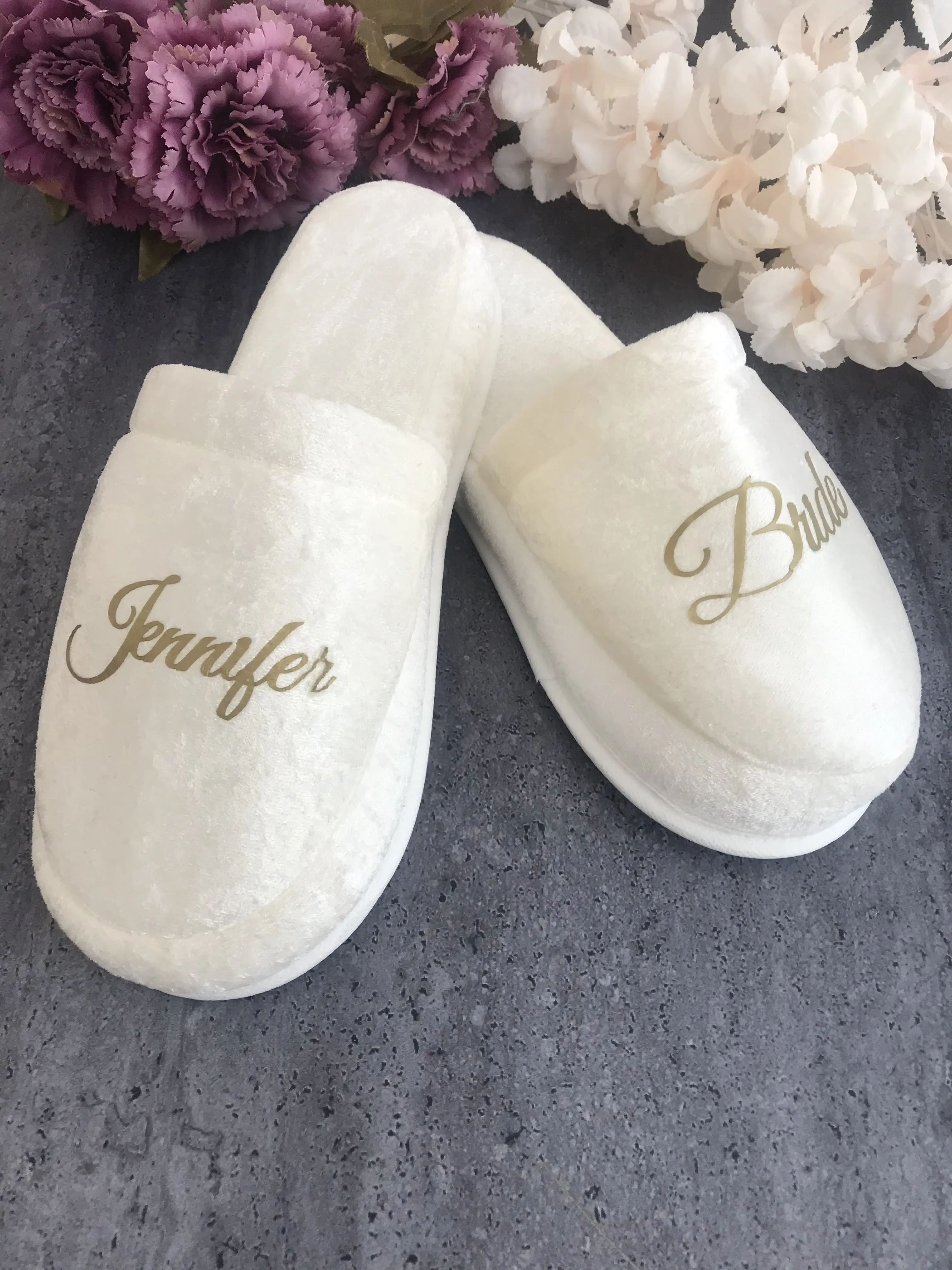 

Bridesmaid Slippers Hen Party Bride To Be Favors Disposable Soft Personalized Wedding Decoration Custom Party Gifts for Guests