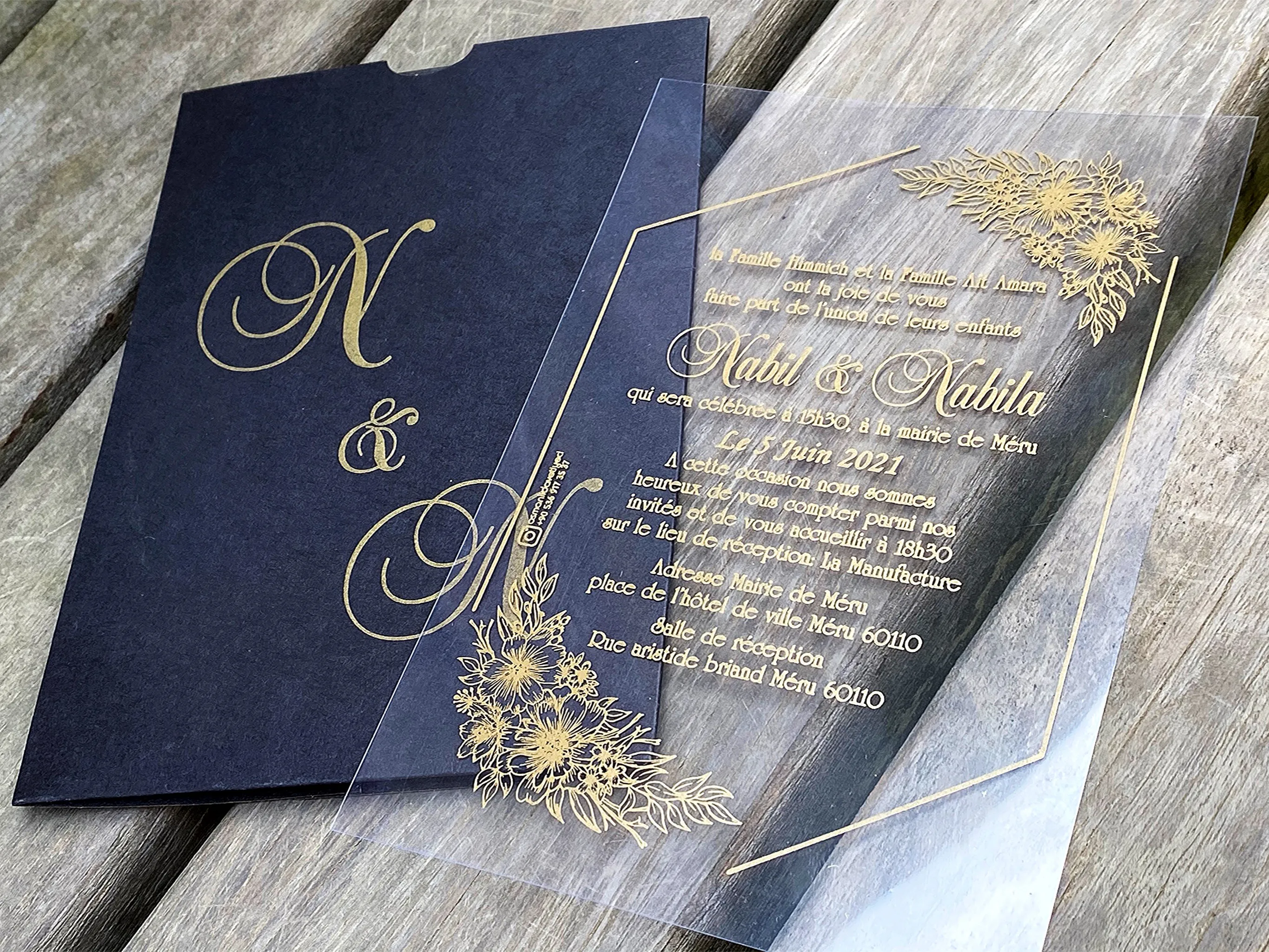 Personalized transparent wedding invitation with 50 black envelopes