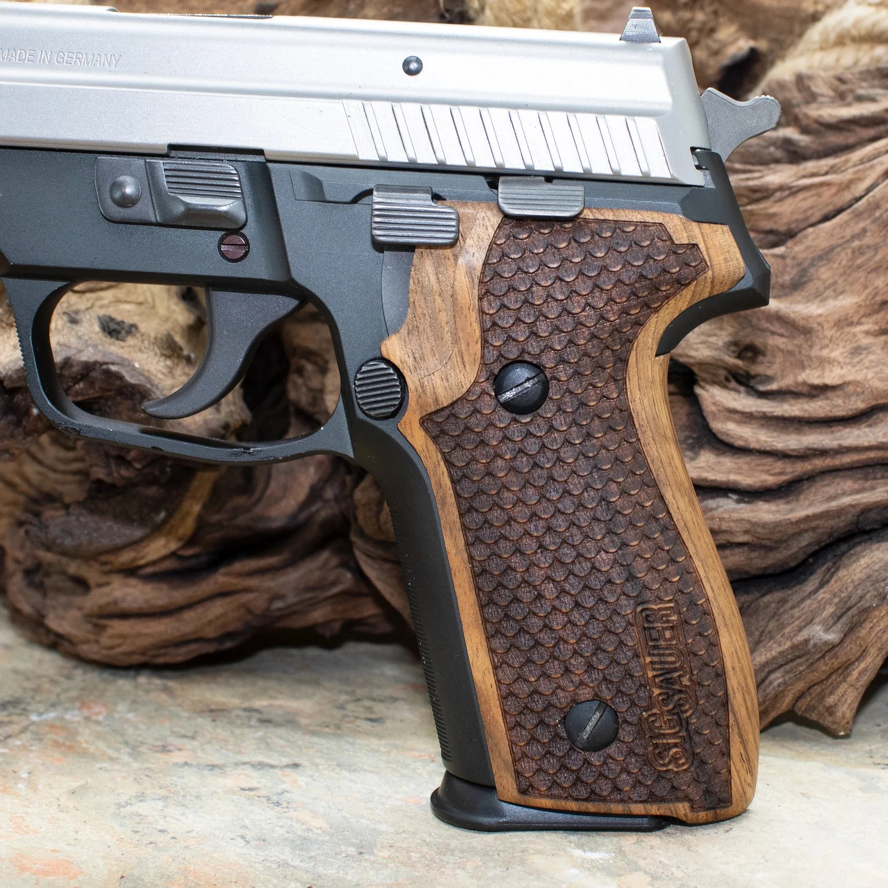 

Sigsauer P228 / P229 Elite Handgun Walnut Grips A12