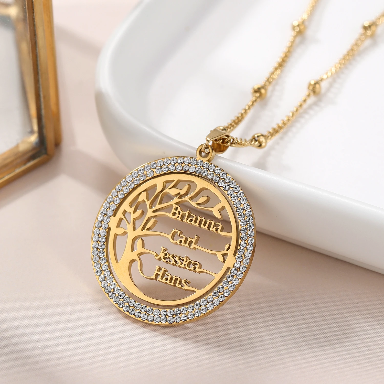 

Personalized Family Tree Necklace with Delicate Zircon Crystals Custom Name Necklace Pendant Jewelry Gift For Women&Girls