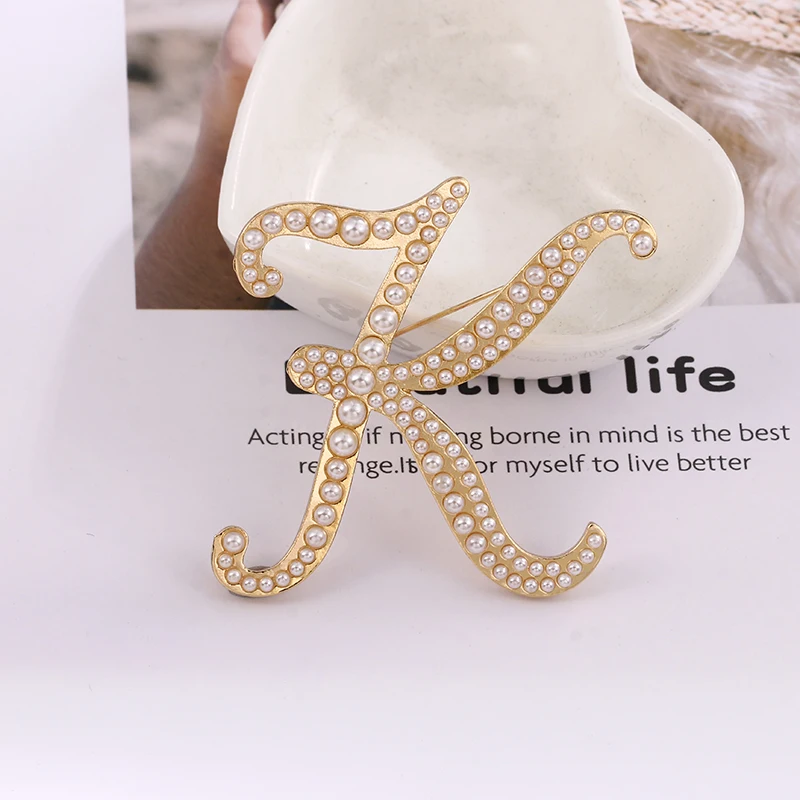 Baiduqiandu Brand High Quality English Initial Letters Simulated Pearls Brooch Pins Fashion Jewelry Accessories