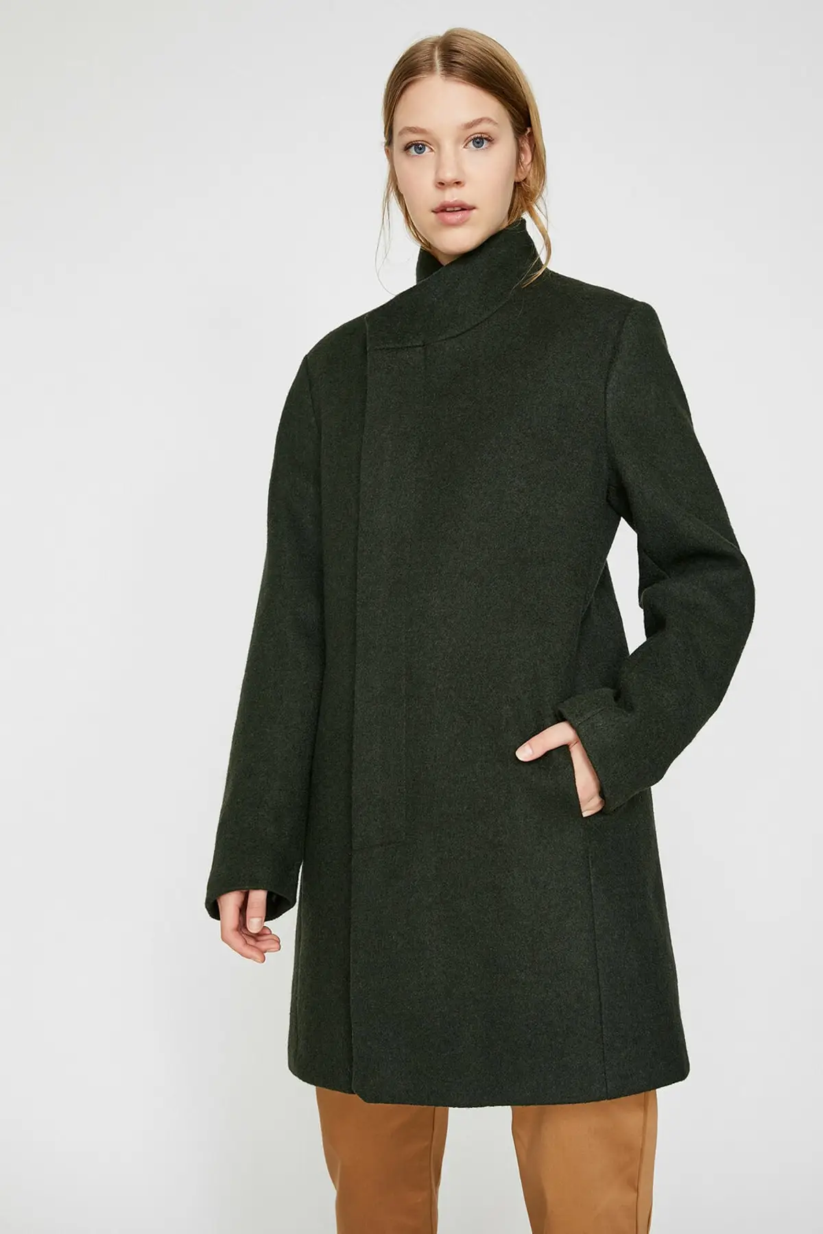 Women's Green Pocket Detail Coat 0 KAM01605HW Wonderful, fondly giyeceksiniz. 69 of Polyester, 31 of Wool. Color: BLACK and HAKİ GREEN