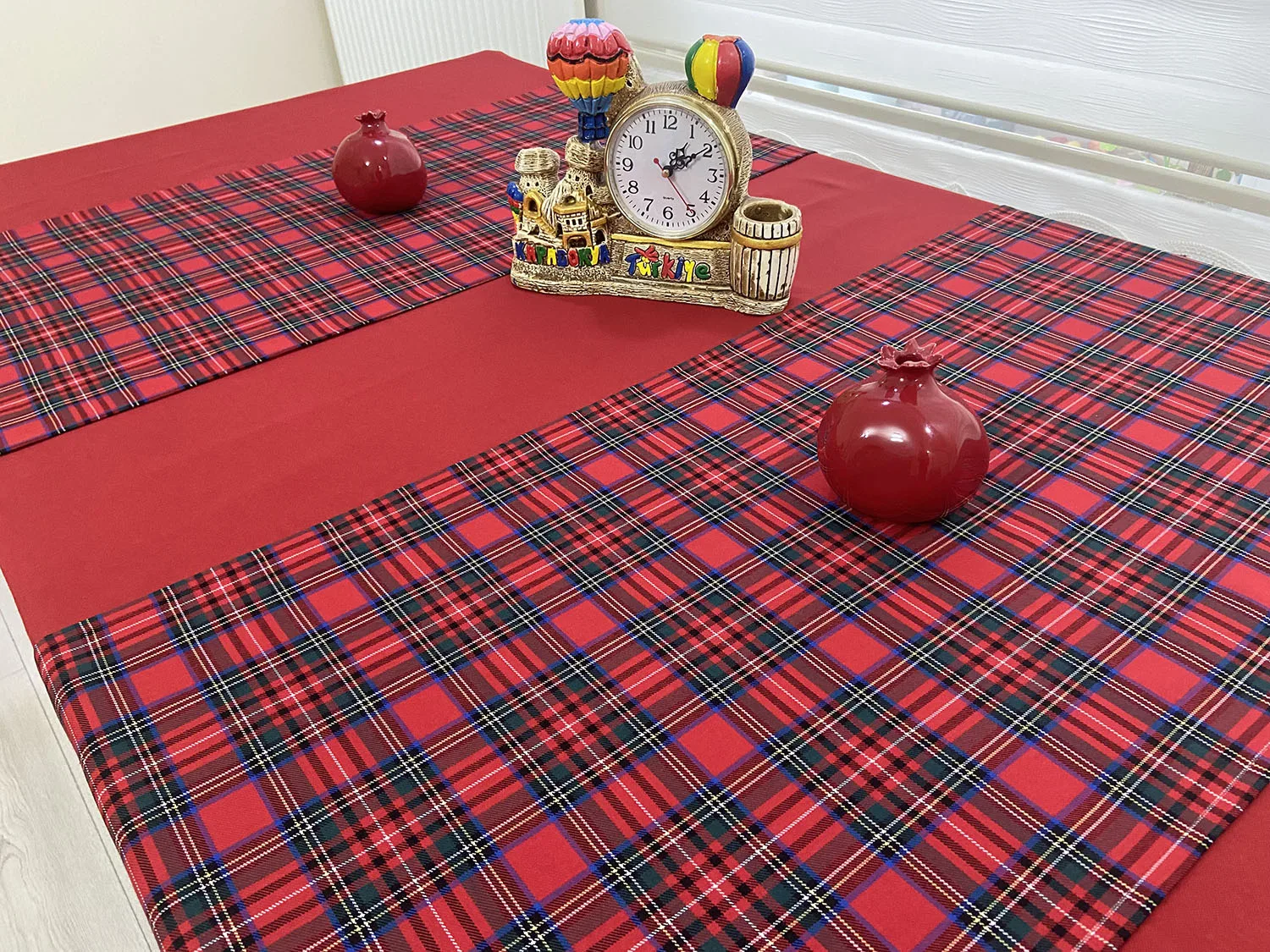 

Red Rectangle Tablecloths Two Plaid Runners Waterproof Dustproof Stain Resistant Table Top For Indoor Outdoor Use Kitchen Party