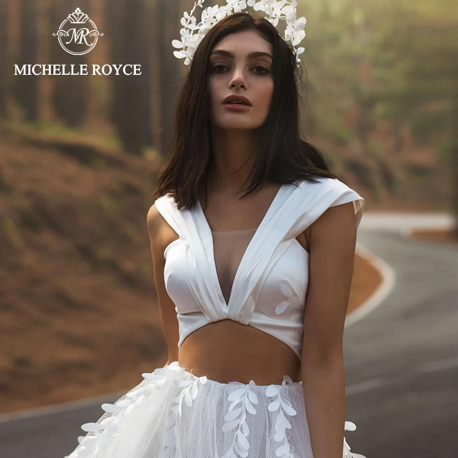 

Michelle Royce A-Line Wedding Dresses For Women 2022 V-Neckline Sleeveless Appliques Chapel Train Wedding Gown Vestido De Novia