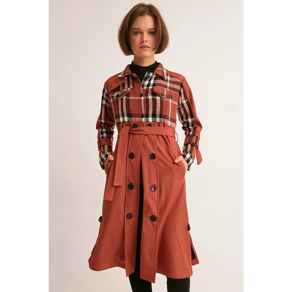 Causal light tan autumn women trench coat Split joint elegant long sleeve coat Plaid long coat with belt windbreaker