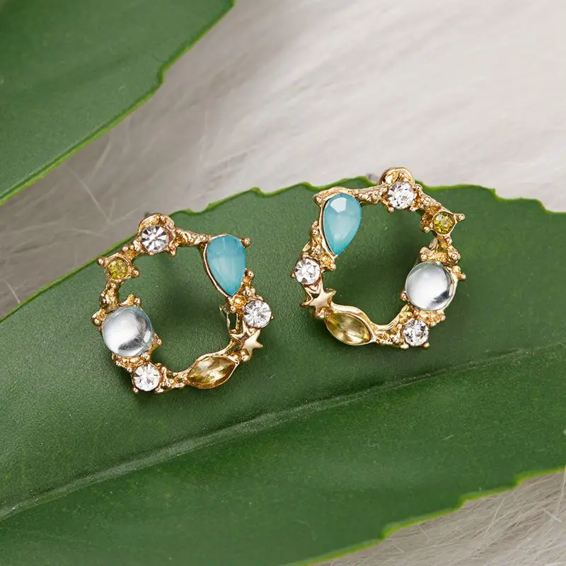 Neue koreanische hohle Kranz-Blumen-Ohrringe für Frauen, Kristall-Zirkon, süße Bienen-Schmetterlings-Ohrstecker, Hochzeits-Party-Schmuck – Detail 7