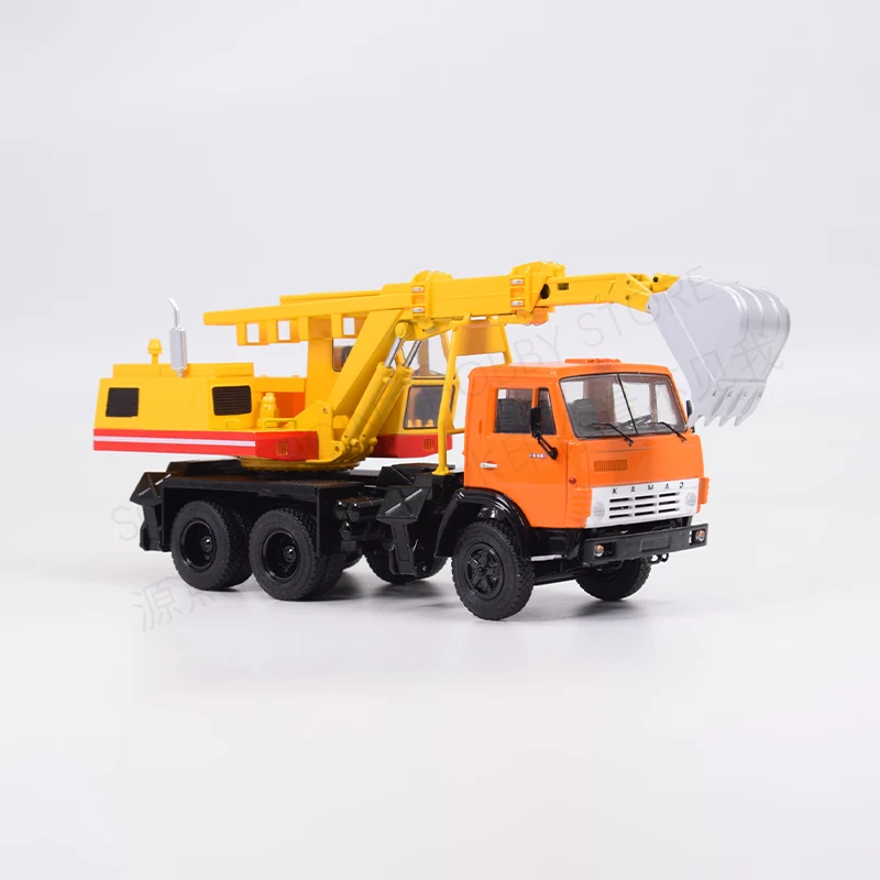 Soviet Union 1:43 Kamaz-5511 Construction Excavator Truck EO-3532 Metal Wheel Crane Die Cast Model for Adult Collection SSM1455