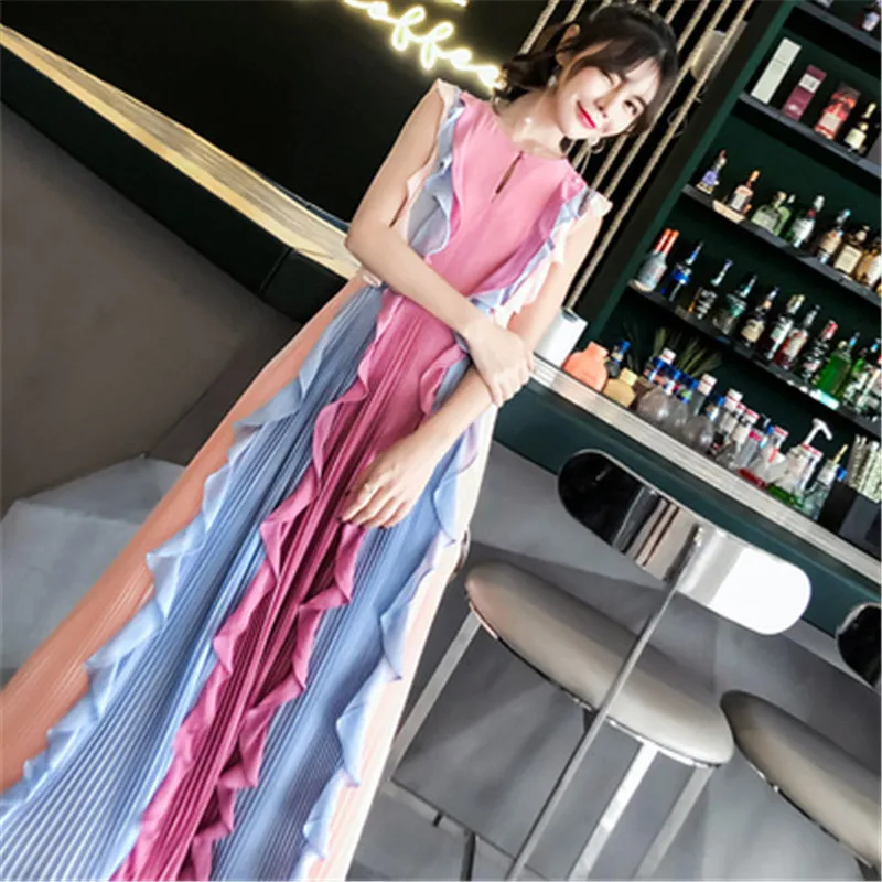 Beach lace dress 2020 new French retro palace fashion sexy O-neck sleeveless seaside holiday fairy long dress