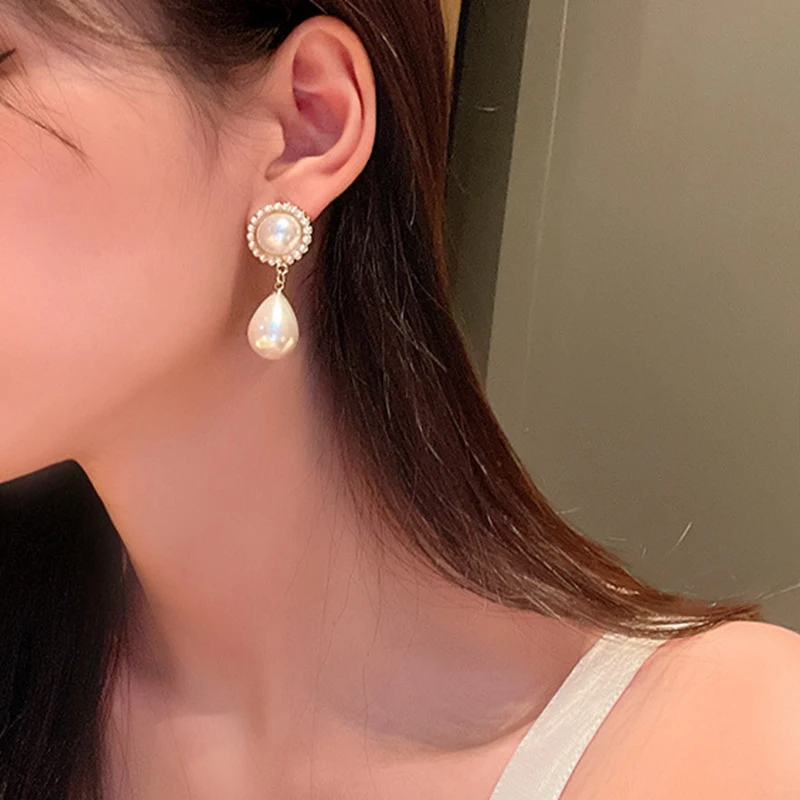 Neue klassische elegante Imitationsperlen-Ohrringe für Damen, Kristall-Langquasten-Ohrringe, exquisite Tropfenohrringe, Hochzeitsschmuck. – Detail 21