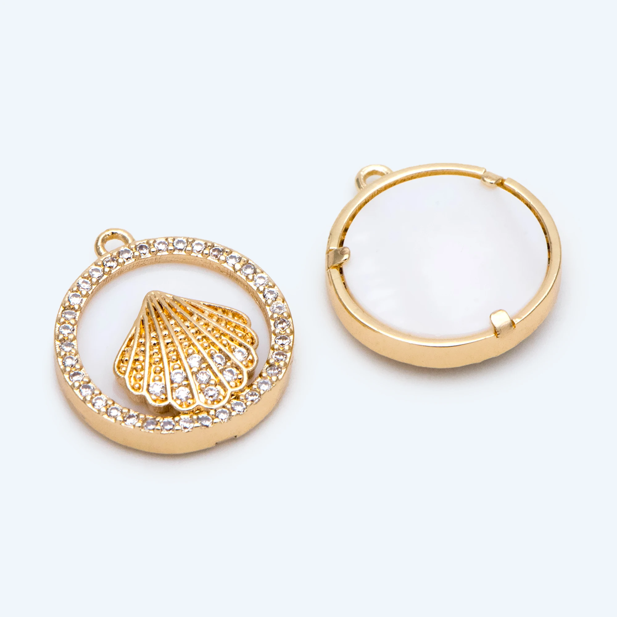 

4pcs Shell Paved Gold Round Charms, CZ Paved Shell Disc Pendants For Earrings Necklaces DIY Jewelry Making Accessories (GB-2775)