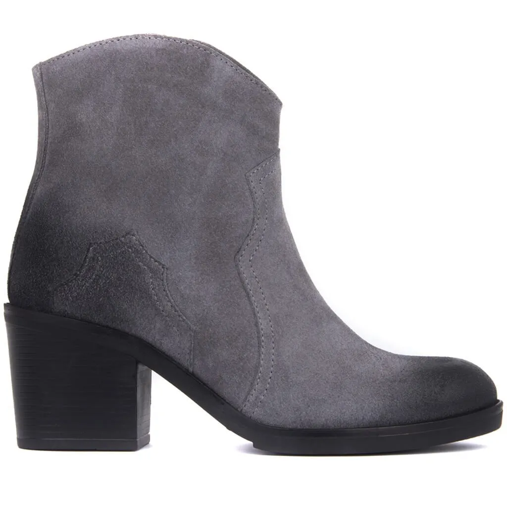 Botas de camurça para senhoras