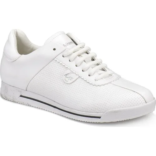 Kinetix Tares White Women Sneaker 2020 fashion stylish casual suitable for daily use white machine washable