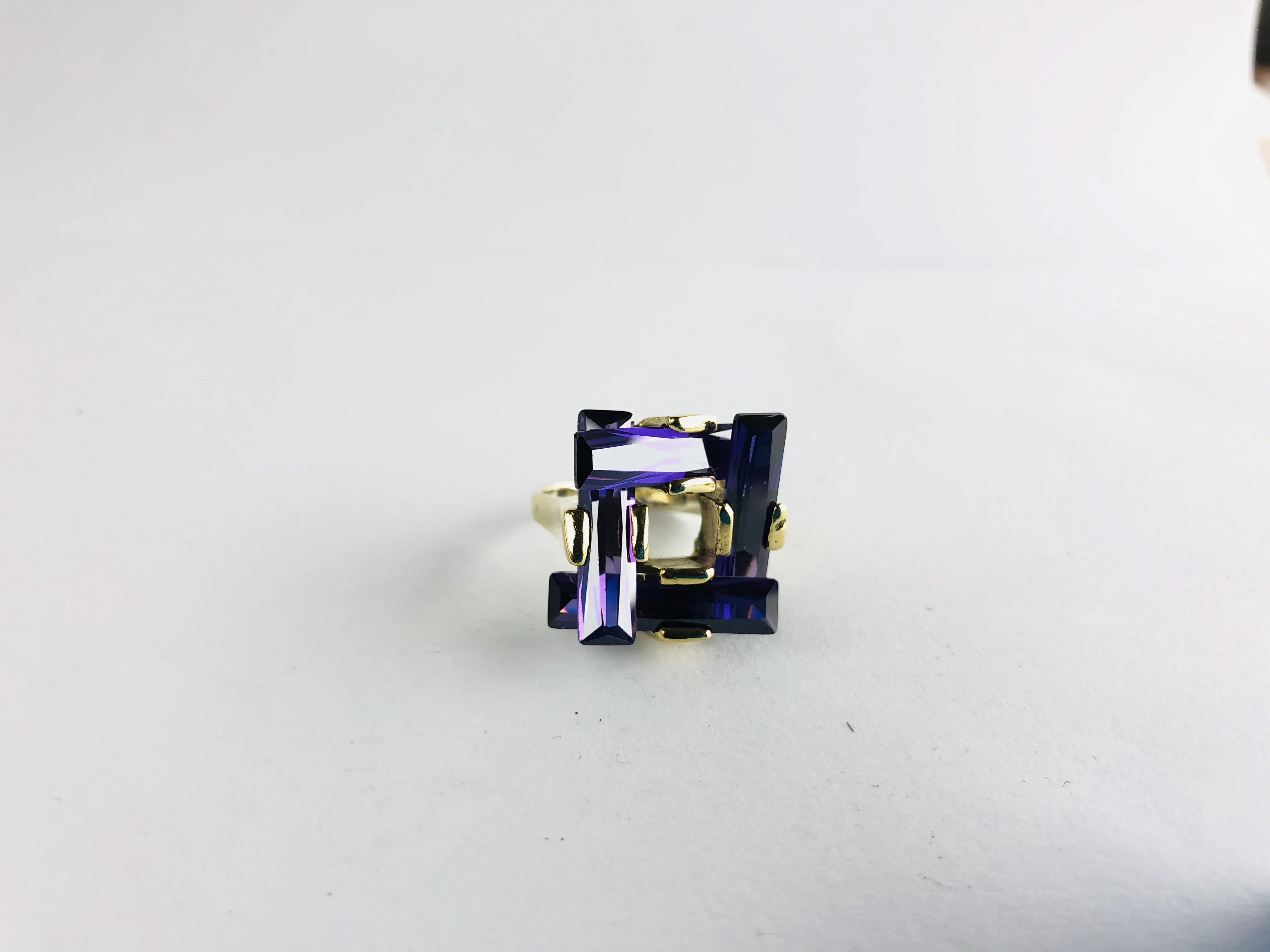 925 sterling silver ring with rectangular length purple stone pattern