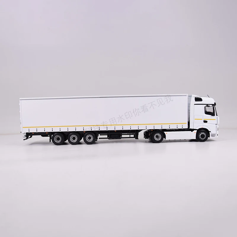 New Arrival 1:43 Metal Flagship Heavy Truck Model Kamaz-54901_Nefaz-93341 Long Distance Logistics Die Cast Truck SSM1446