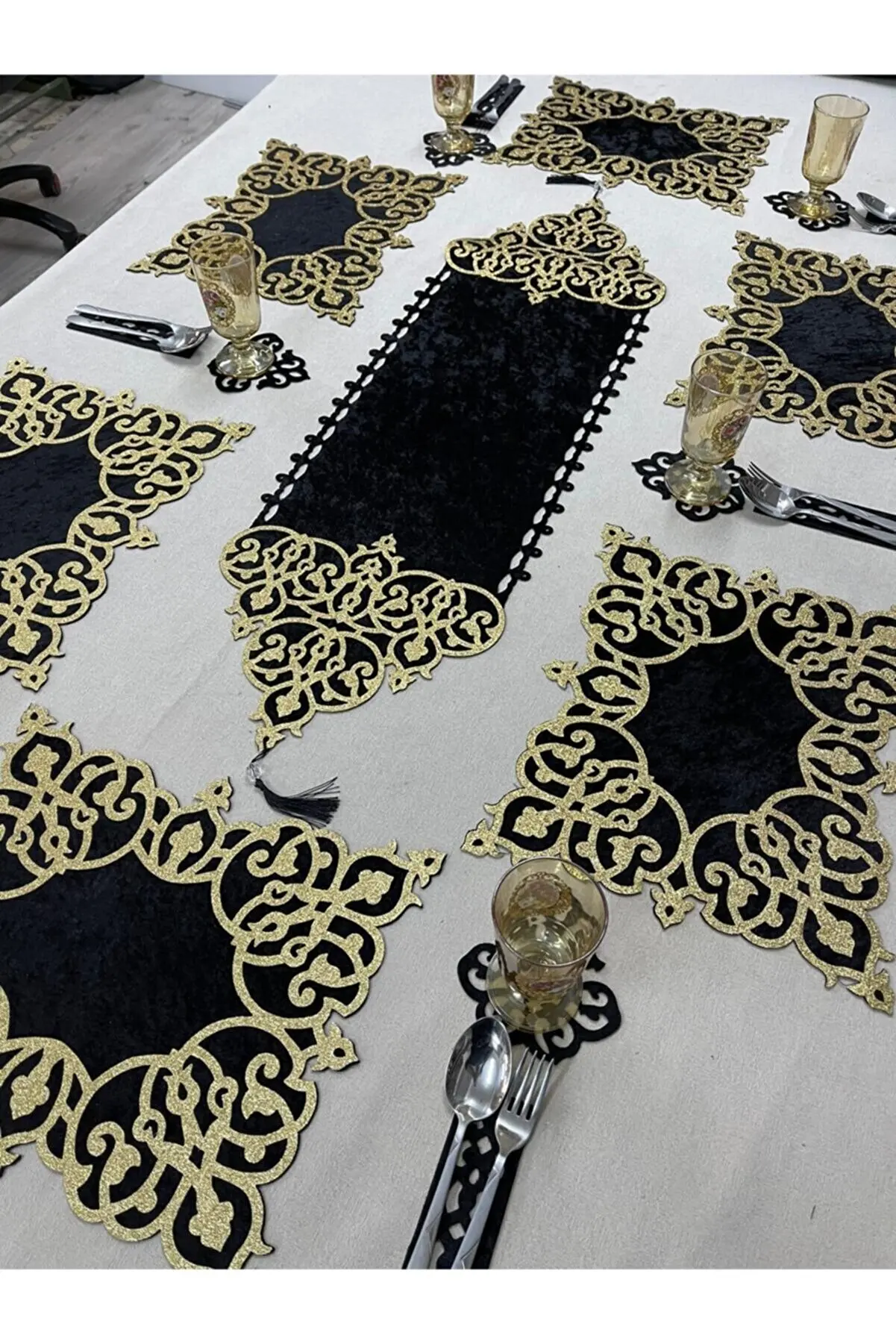 Bright Velvet Faux Leather Table Runner Table Cloth Erase Meal Presentation Kit 6 Personality Gold Silver Black Model Wedding Decoration Foam Runner Wedding Table Decoration