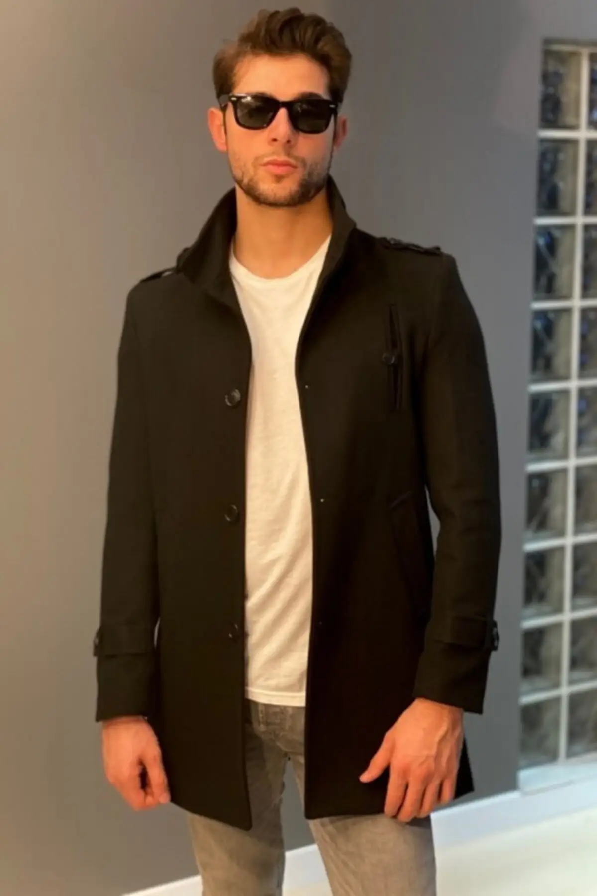 Uomo nero lungo timbro cappotto manichino taglia: 1.83 manichino peso: 80 manichino busto misura: 105cm manichino cintura: 85cm manichino taglia anca