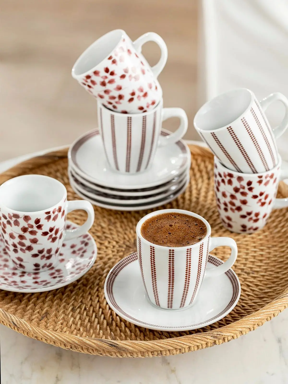 Porcelain 6 Personality Coffee Cup Pad 80 Ml Burgundy Luxury European Model Espresso Coffee cup Tea Milk Drink Cups Handle handle