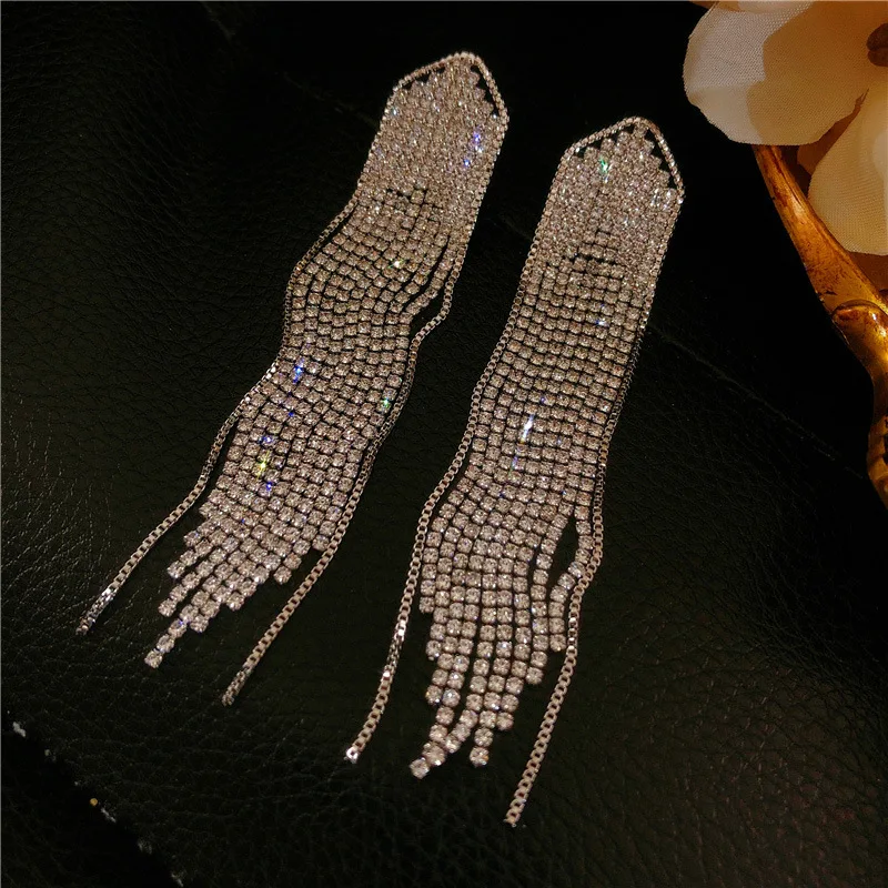 

S925 Silver Needle Super Flash Long Tassel Stud Earrings Female Temperament Jump Di Dinner Ear Jewelry