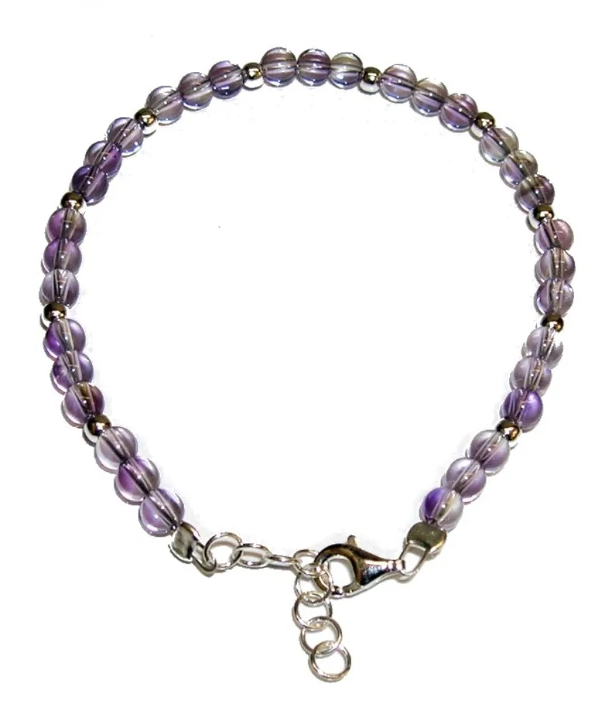 Amethyst bracelet 4 mm Quality AA and all 925 sterling silver. And carrying case. Length bracelet 17 to 19 cm by lengthen chain