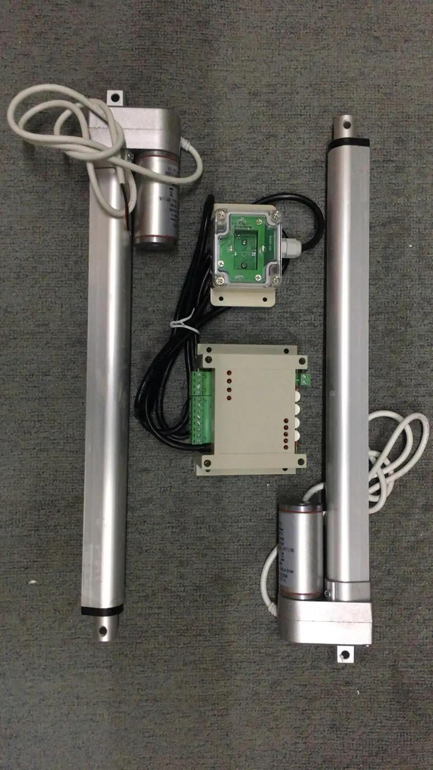 2 actuator with dual axis solar tracker