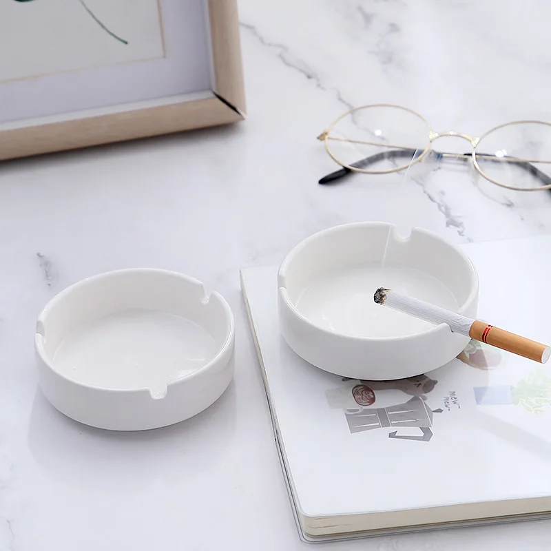 White Ceramic Ashtray for Cigarette Home Office Fashion Portable Round Ash Tray Holder Smoking Accessories Gift for Boyfriend