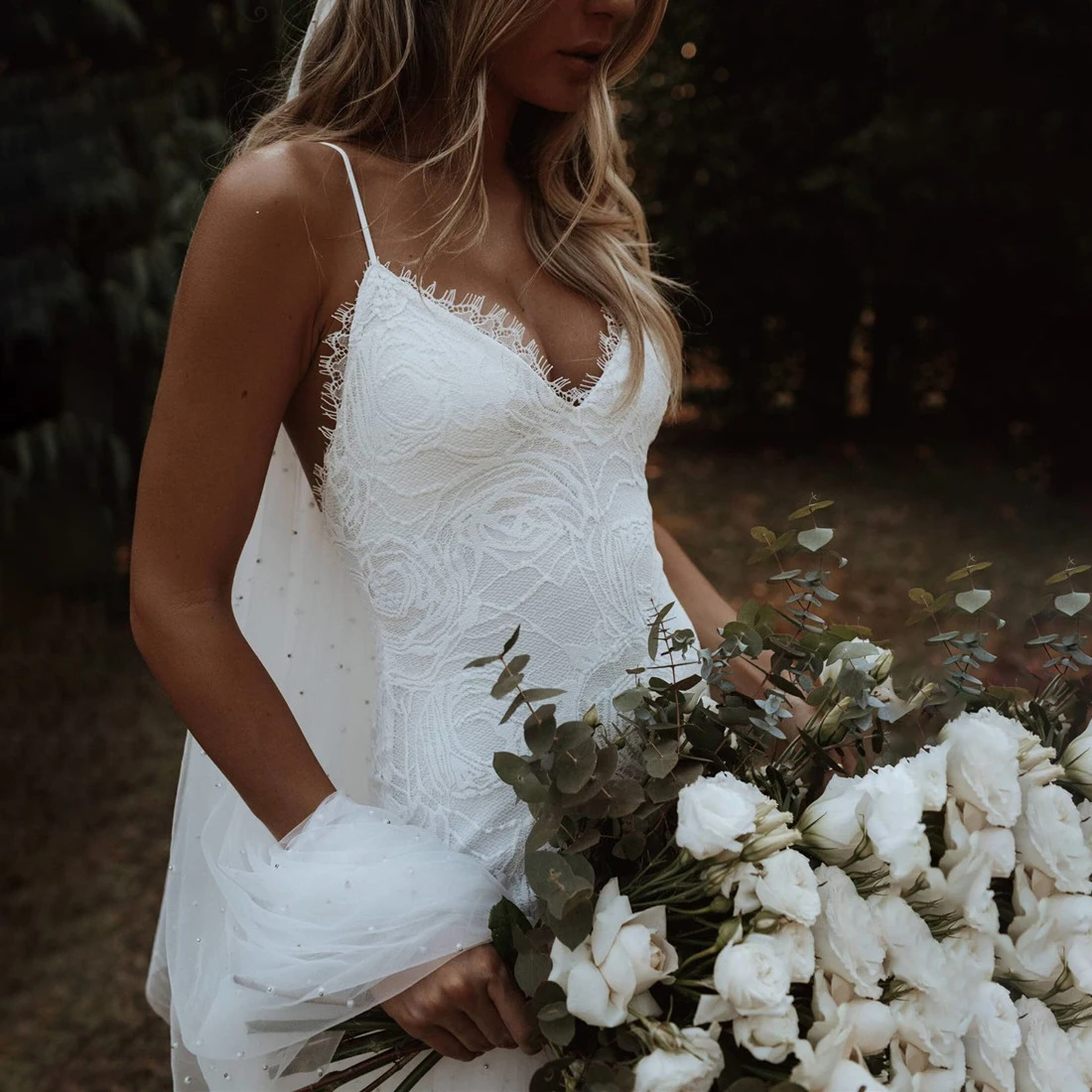 Open Back Floral Lace Beach Rustic Wedding Dress Customized Garden Spaghetti Straps Mermaid Bridal Gowns With Train Big Size