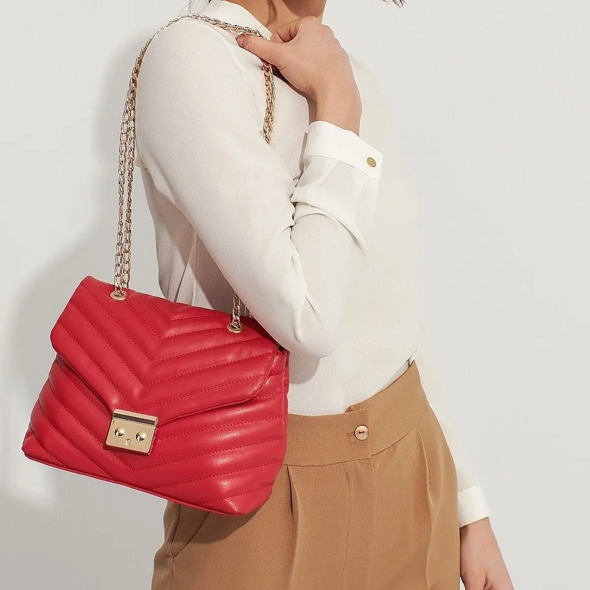 Red Women 'S Chain Shoulder Quilted Shoulder Bag