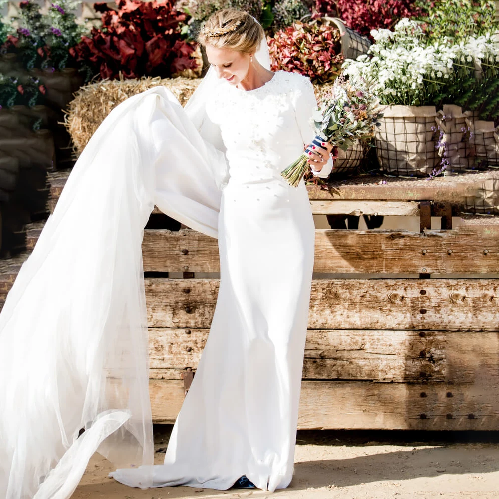 Cetim grosso muçulmano mangas compridas cabidas vestido de casamento feito sob encomenda pérolas de marfim coberto volta bainha colher pescoço vestido de noiva do vintage