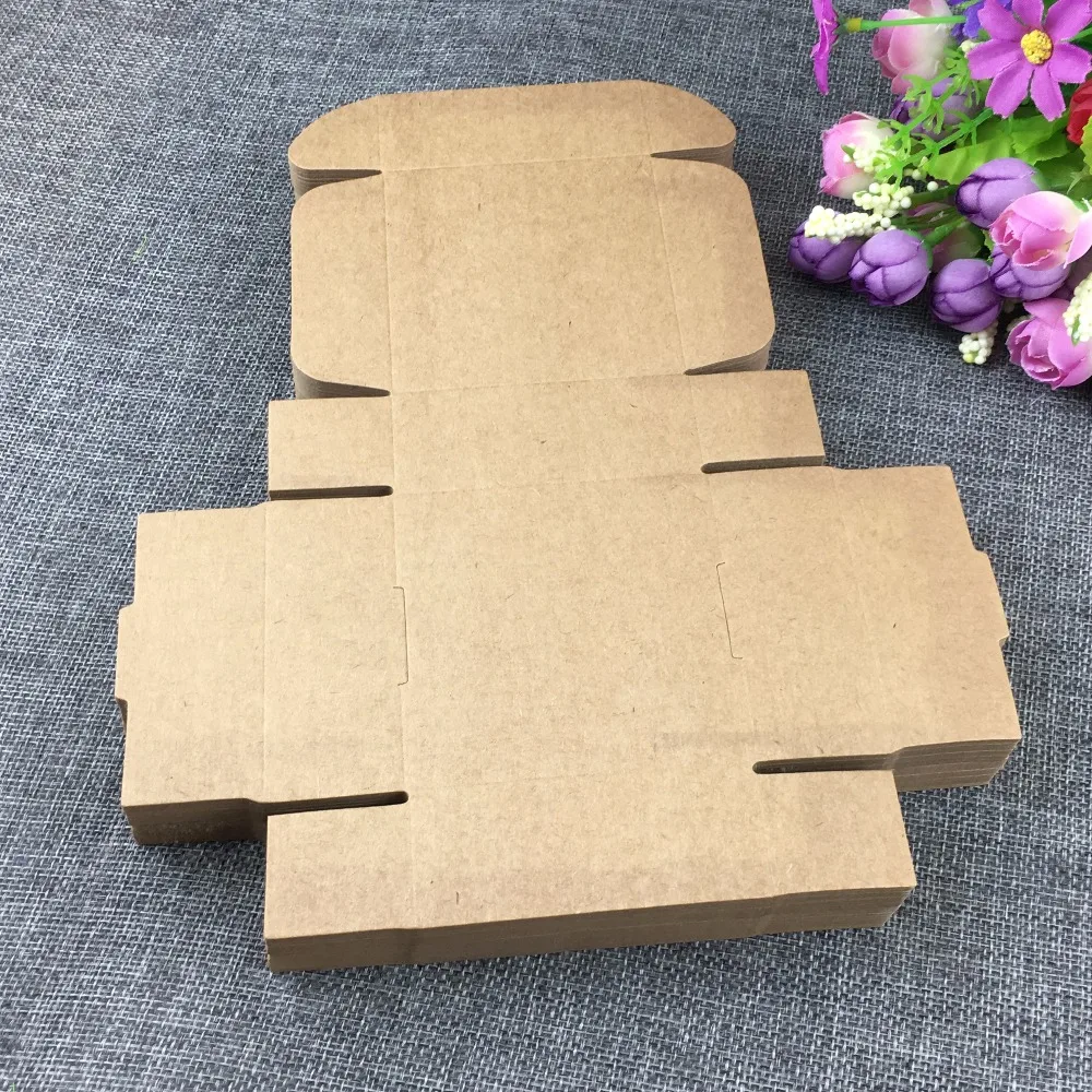 100 pcs/lote 7.5*7.5*3 cm Gift Box kraft hộp đồ trang sức trống carry gói trường hợp các tông hiển thị cho phụ kiện chấp nhận tùy chỉnh logo