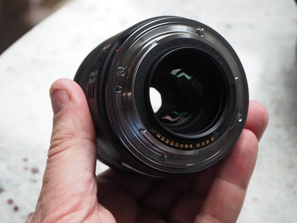 Canon RF 35mm f/1.8 IS Macro STM Lens