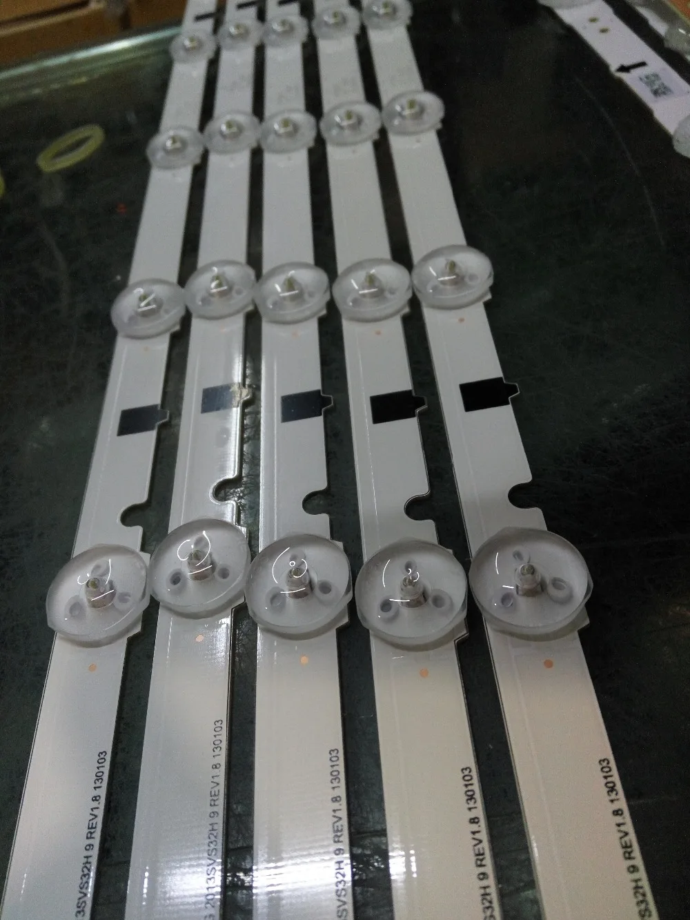 10pcs new D4GE-400DCB-R2 original 9LED strip Circuits  D4GE-400DCA-R2 D4GE-400DCB-R1 D4GE-400DCA-R1 FOR UE40H5500AY