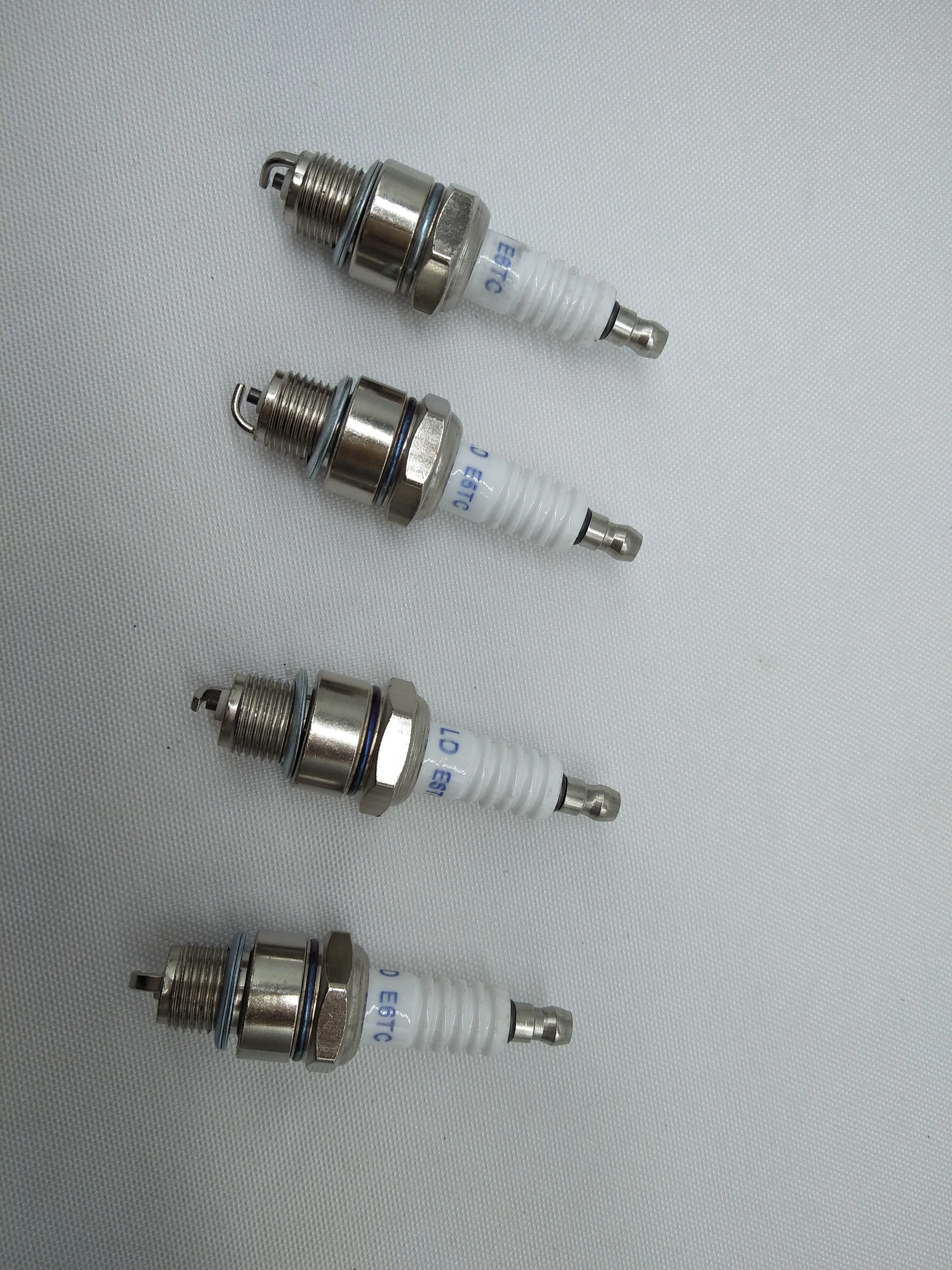 A245 Motorcycle Spark Plug E6TC BP6HS For PW50 PW80 PW60 LT50 LT80 PW 50 60 80 LT 4pcs/lo't High Quality Spark Plug E6TC