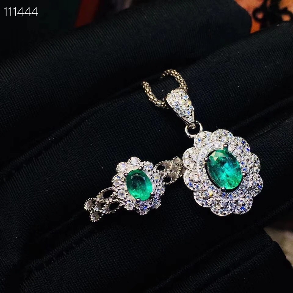 

KJJEAXCMY Boutique Jewelry 925 Silver-inlaid Natural Emerald Lady's Necklace Earrings Suspension Two-piece Set Support Detectio