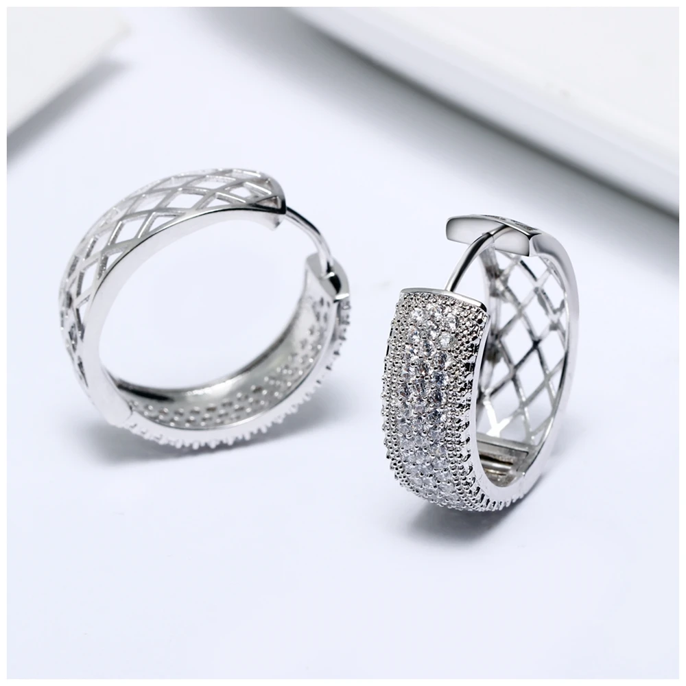 DreamCarnival 1989 New Arrivals Big Hoop Earrings for Women Rhodium Color Half White Cubic Zirconia Brinco Argola Moda SE24114