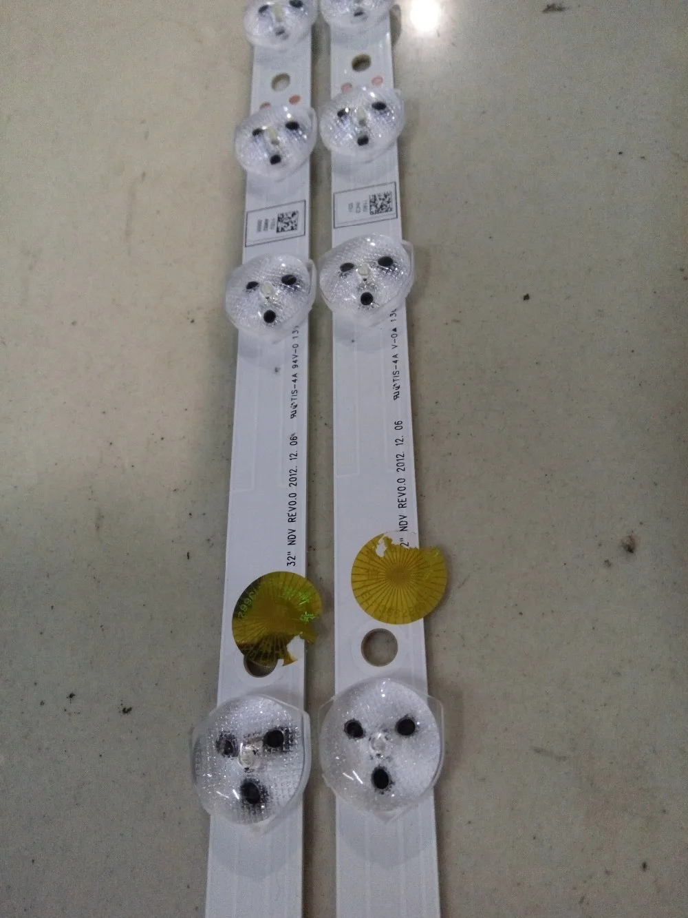 2個新オリジナル11LEDストリップ回路32D1334DBためLC32LD145K 574ミリメートルVES315WNDL-01 VES315WNDS-2D-R02 32 HA5000