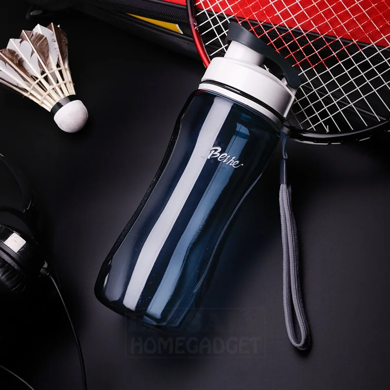 New Portable Sports Water Bottle 560ml/720ml Color Plastic Summer Outdoor Camping Riding Water Container Children Water Bottle