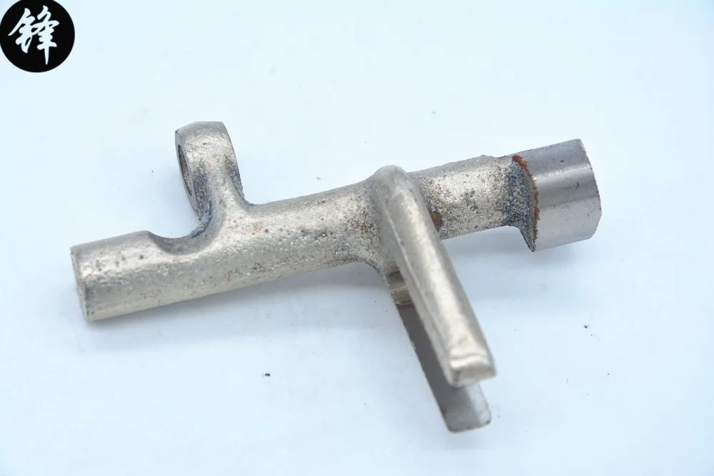 Old sewing machine parts stamped on the sewing machine T3 swinging pendulum shaft sewing machine shaft connecting shaft