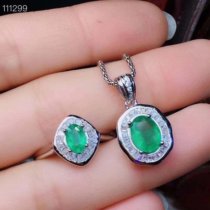 

KJJEAXCMY Exquisite Jewelry 925 Silver-inlaid Natural Emerald Girl Ring Pendant Set Support Detection