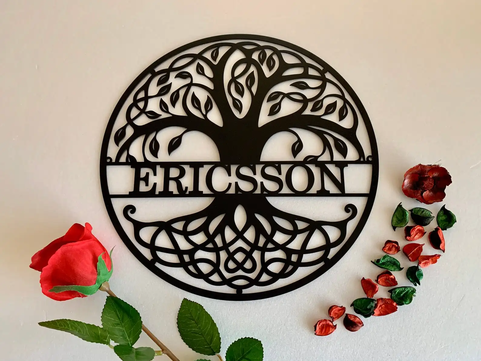 

Custom Family Last Name Sign Personalized Tree of Life Round Sign Wall Art Front Door Monogram Wreath Wall Decor Door Hanger