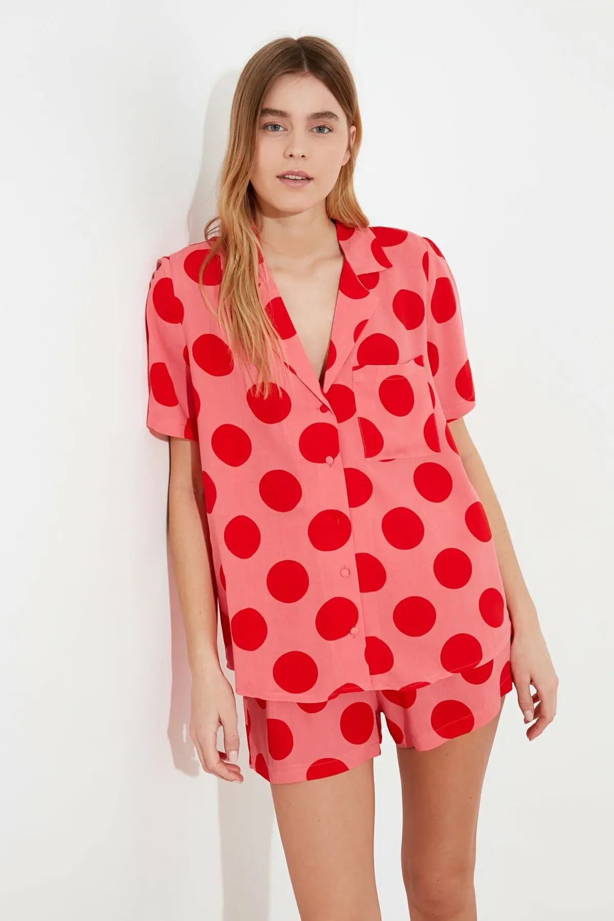 Women's Polka Dot Viscose Pajamas Set Summer Short Sleeve Femme Nightgown Two-Piece Shirt Shorts Set Casual Home Clothing Button 2021 New Sleepwear