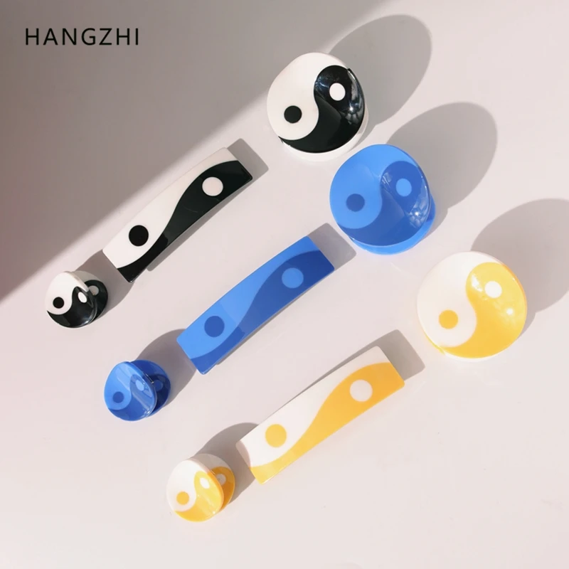 HANGZHI Tai Chi Hair Claw Yin Yang Bangs Side Hair Clips Geometric Acrylic Headwear Trendy Hair Accessories for Women Girls 2022