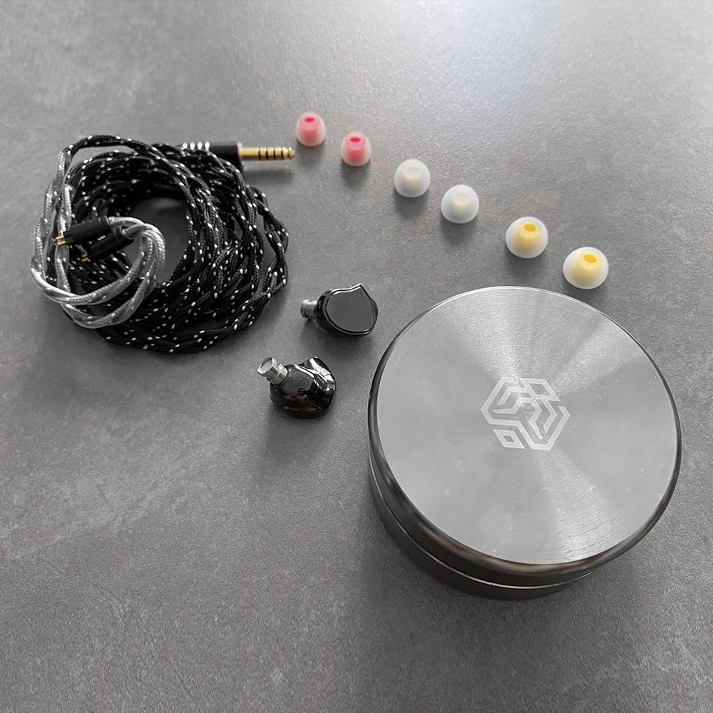 سماعات أذن MiM Audio Dark Magician داخل الأذن 10.2 ملم سائق ديناميكي عالي الأداء في أنبوب نانو كربوني (CNT)