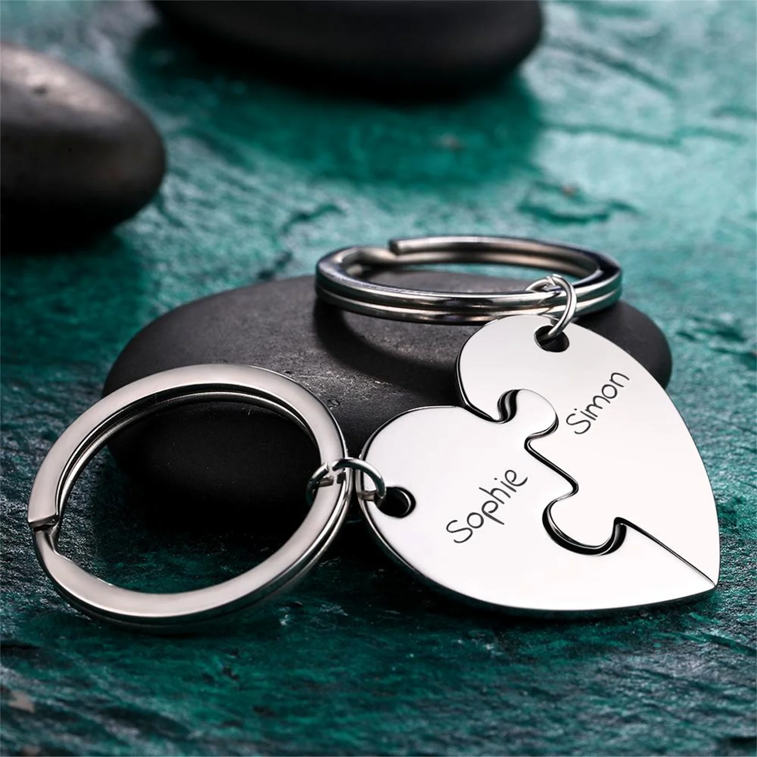 

Custom Engraved Heart Puzzle Couple Keychain Set Personalized Customized Letter Key Chain Stainless Steel Engraved Name Keyrings