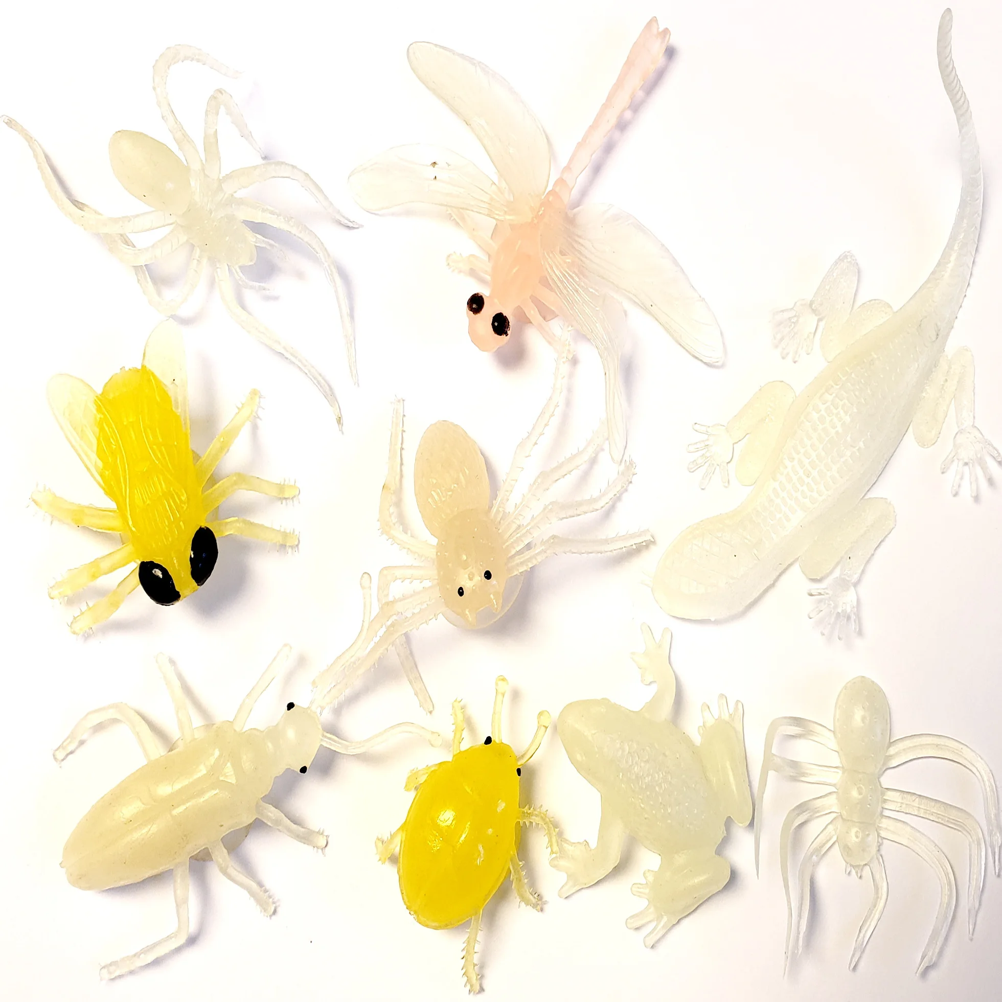 100Pcs Soft Spider Bug Frog Lizard Insect Glow in Dark Luminous Night Halloween Toy Joke Gag Party Favor Decoration Trick