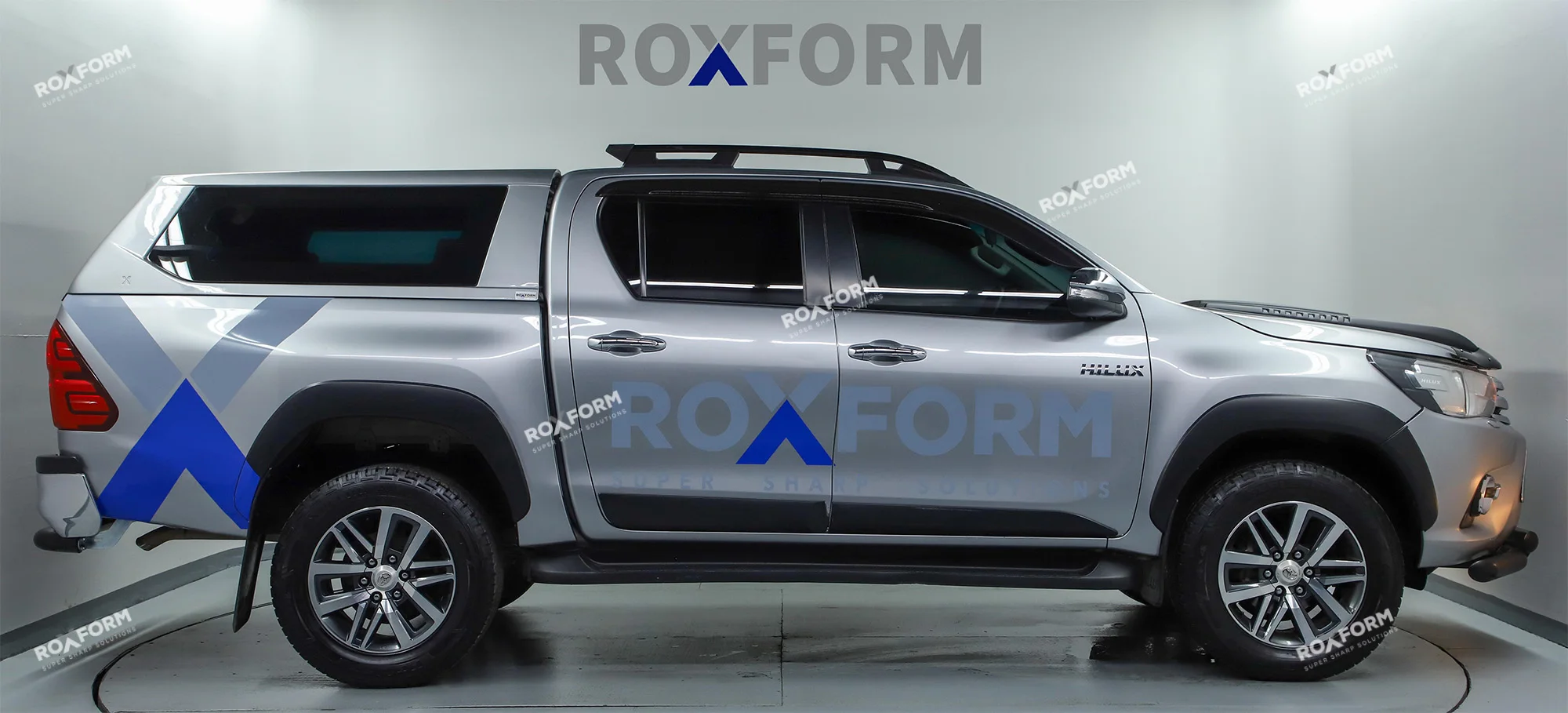 Roxform Fiberglass Hardtop Canopy Tonneau Cover New Desing For Toyota Hilux 2015 2016 2017 2018 2019 2020 2021