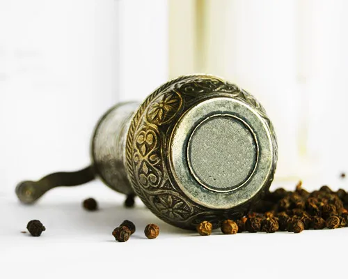 Turkish Copper Pepper Coffee Spice Salt Grinder Hand Mill Traditional Handmade 4.3 inch Kitchenware Gift Decorative Embroidered