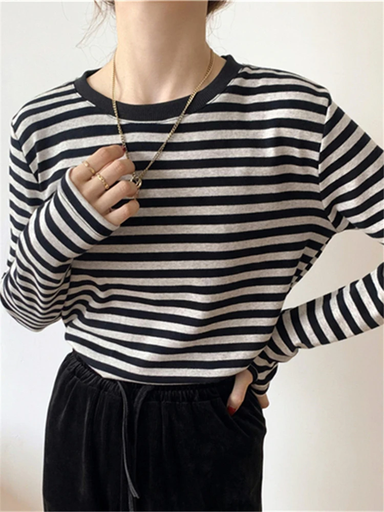 Colorfaith New 2022 Basic Korean Style Fashionable Striped Wild Lady Vintage Women\'s Spring Autumn T-shirt Bottoming Tops T6331